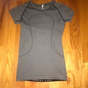 Lululemon Swiftly Tech Shirt Size 4